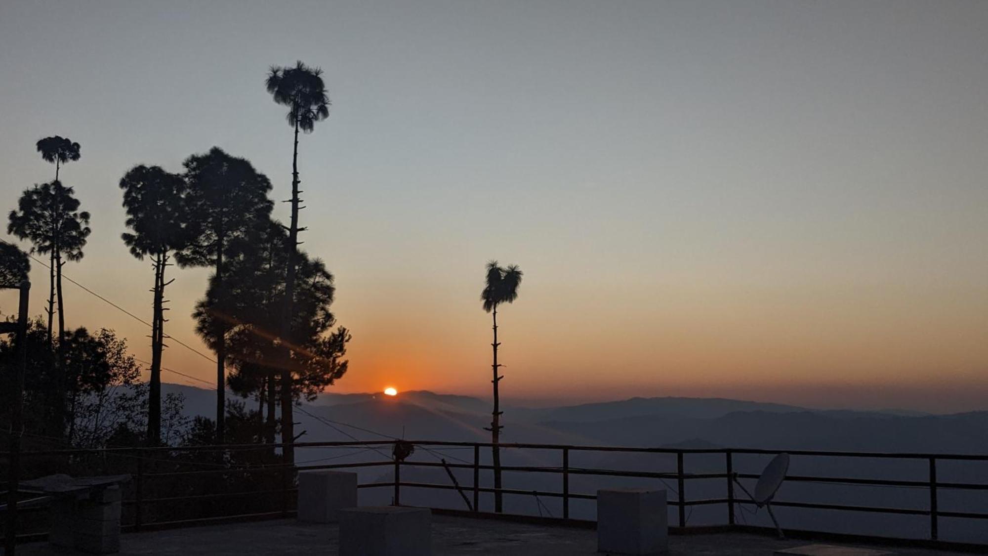 The Buransh Inn Алмора Экстерьер фото